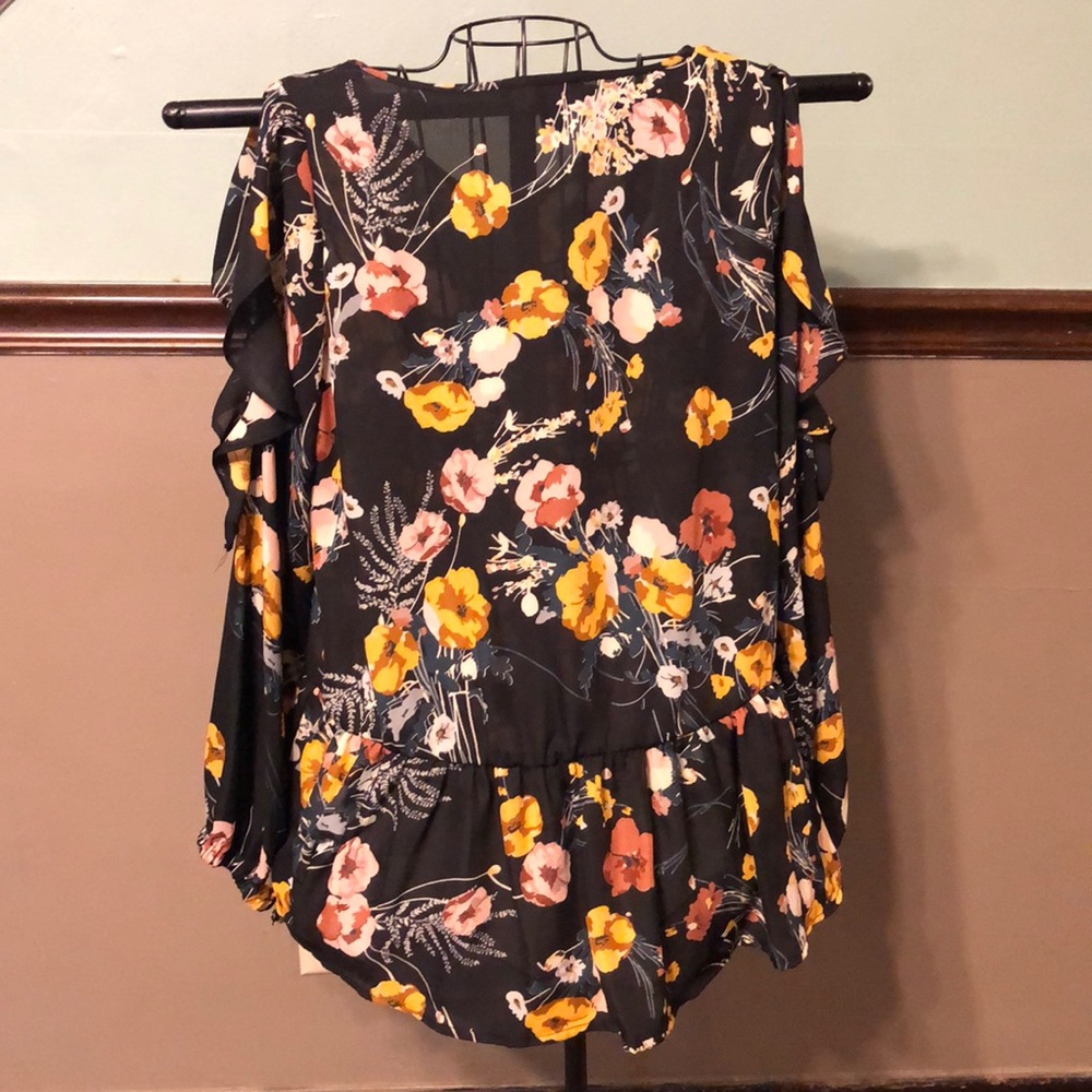 Top - Picture 4 of 6